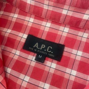 Fun summer light weight shirt. Slim fit
